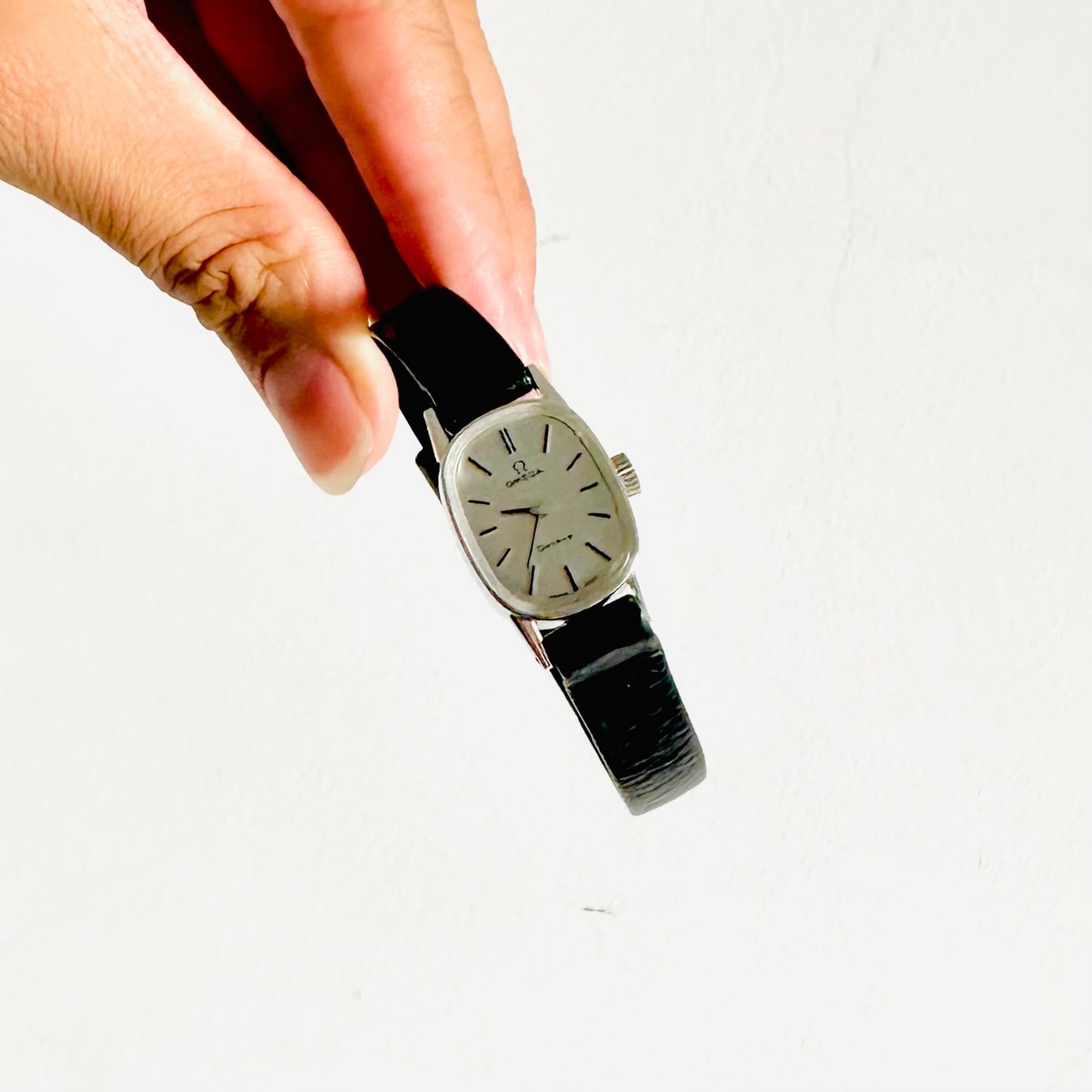 Omega Geneve Oval Dial Stainless Steel Black Leather Strap 15MM Vintage Watch