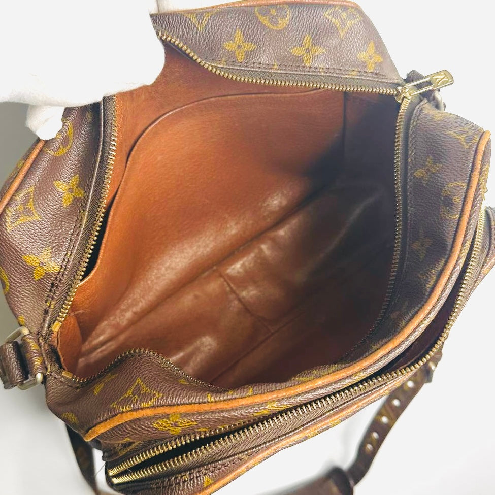 Louis Vuitton LV Nile Reporter Monogram Logo GHW Camera Messenger Shoulder Sling Bag