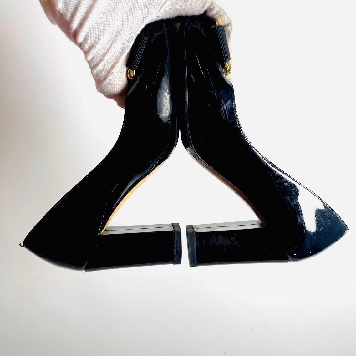 Salvatore Ferragamo Vara Ninna Black GHW Giant Monogram Logo Bow Ballet Ballerina Patent Leather Classic Heels Pumps Shoes
