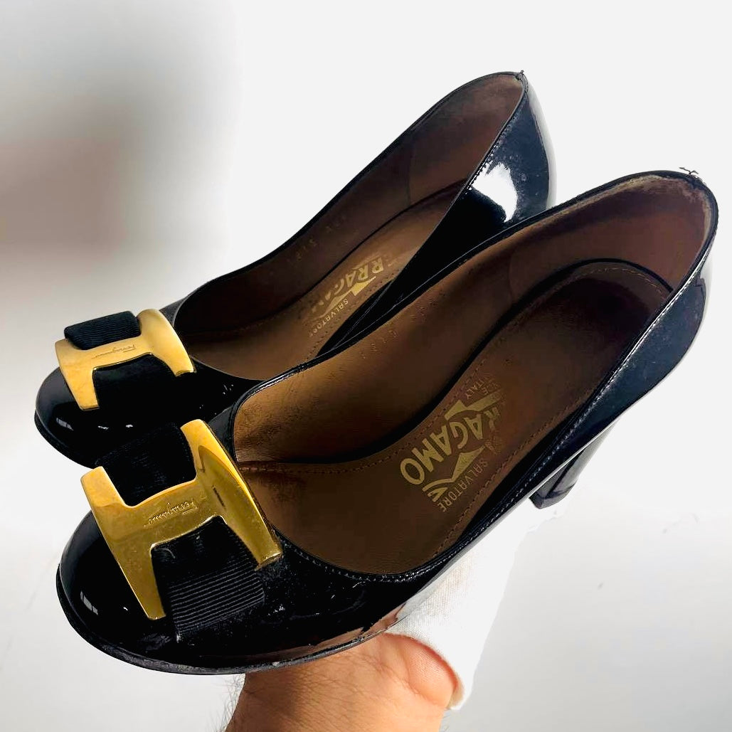 Salvatore Ferragamo Vara Ninna Black GHW Giant Monogram Logo Bow Ballet Ballerina Patent Leather Classic Heels Pumps Shoes