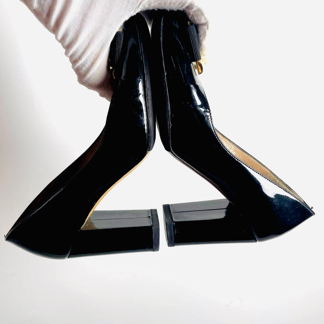 Salvatore Ferragamo Vara Ninna Black GHW Giant Monogram Logo Bow Ballet Ballerina Patent Leather Classic Heels Pumps Shoes