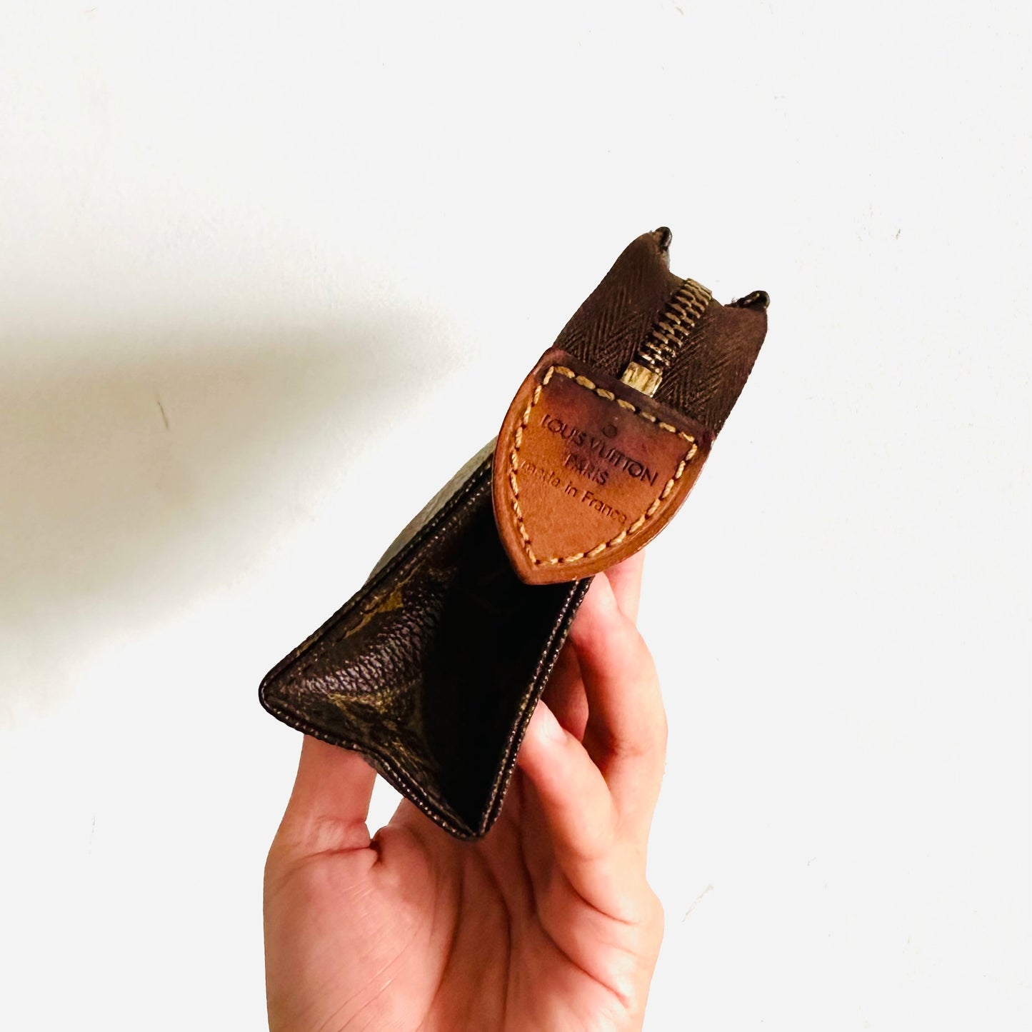 Louis Vuitton LV Monogram Logo GHW Toiletry Pouch 15 Clutch Case