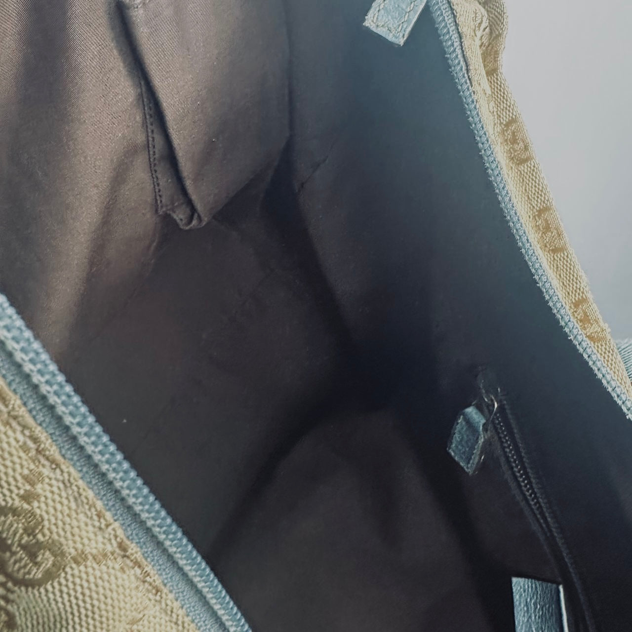 Gucci Sherry Beige / Blue GG Monogram Logo Bucket Shoulder Shopper Tote Bag