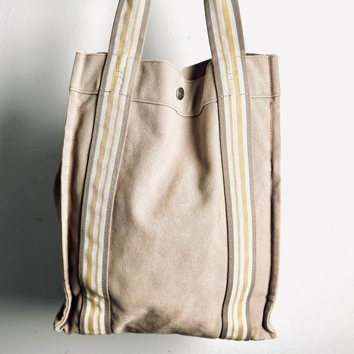 Hermes Herline Aline Taupe Brown Beige Fourre Toile MM Vertical Tall Structured Shopper Tote Bag