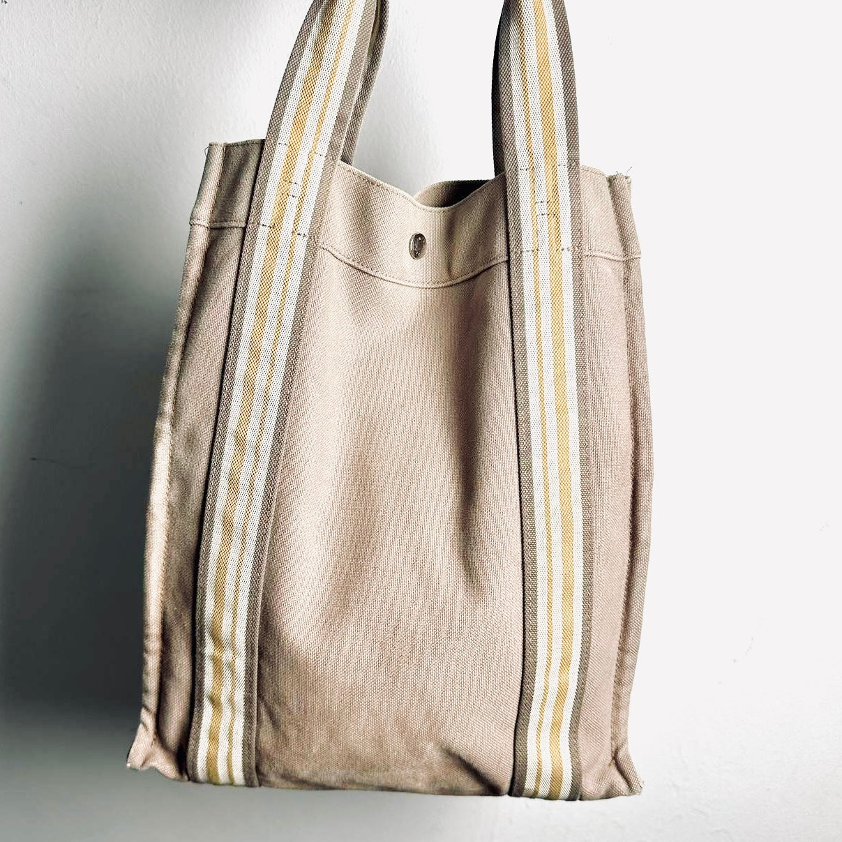 Hermes Herline Aline Taupe Brown Beige Fourre Toile MM Vertical Tall Structured Shopper Tote Bag