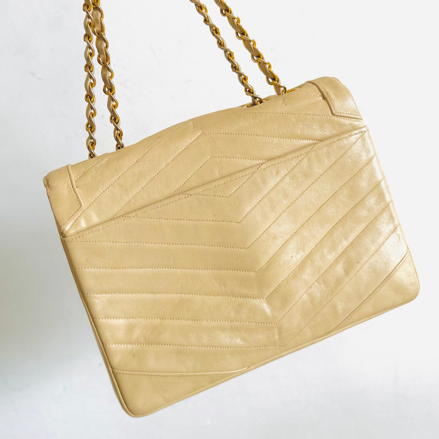 Chanel Beige GHW CC Logo Turnlock Small Classic Single Chevron Quilted Lambskin Flap Vintage Shoulder Sling Bag Pre Series
