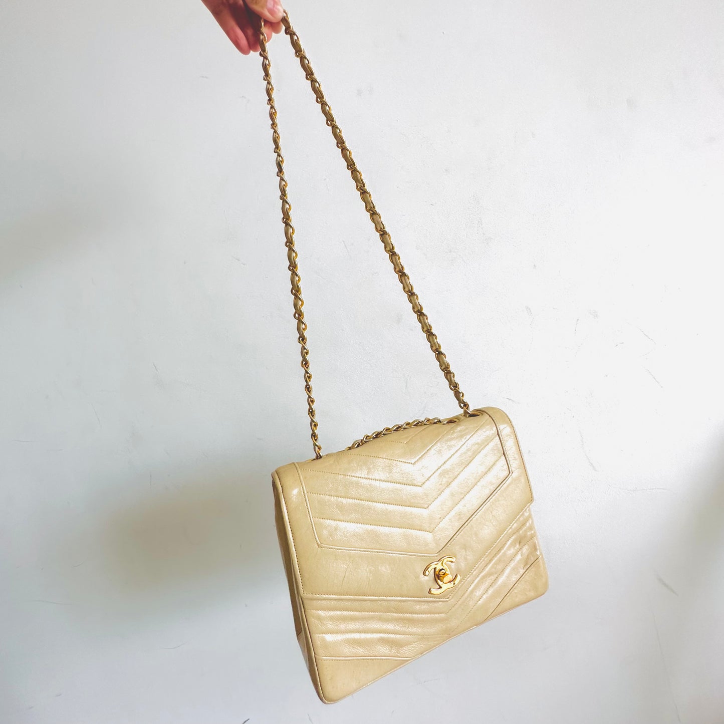 Chanel Beige GHW CC Logo Turnlock Small Classic Single Chevron Quilted Lambskin Flap Vintage Shoulder Sling Bag Pre Series