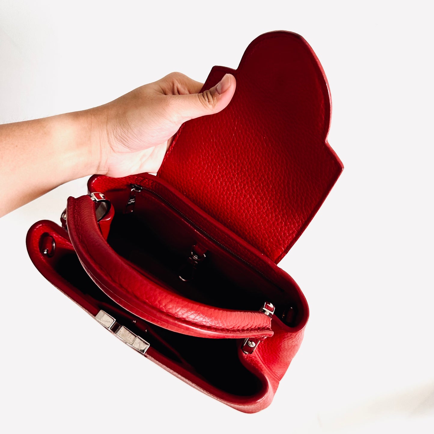 Louis Vuitton LV Capucines BB Scarlett Red Monogram Logo Taurillon Leather 2-Way Top Handle Flap Shoulder Sling Bag