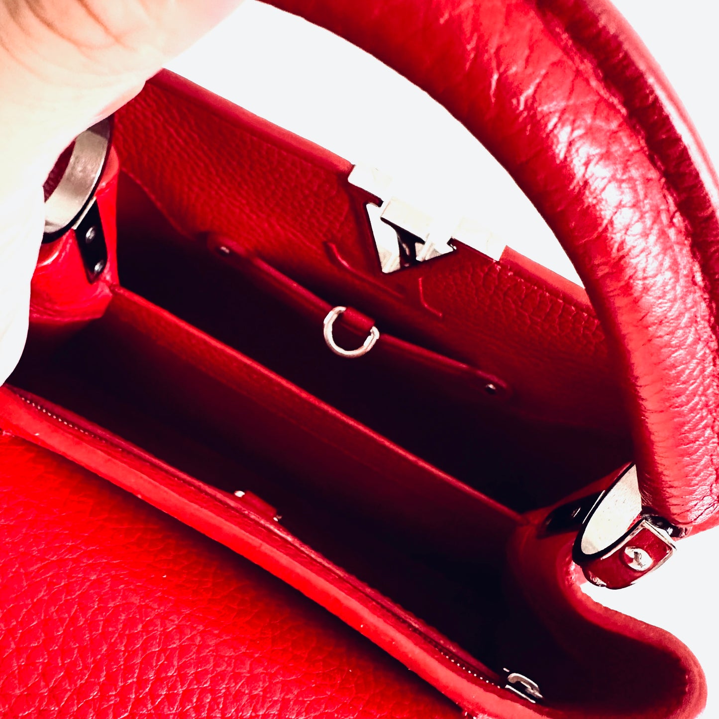 Louis Vuitton LV Capucines BB Scarlett Red Monogram Logo Taurillon Leather 2-Way Top Handle Flap Shoulder Sling Bag