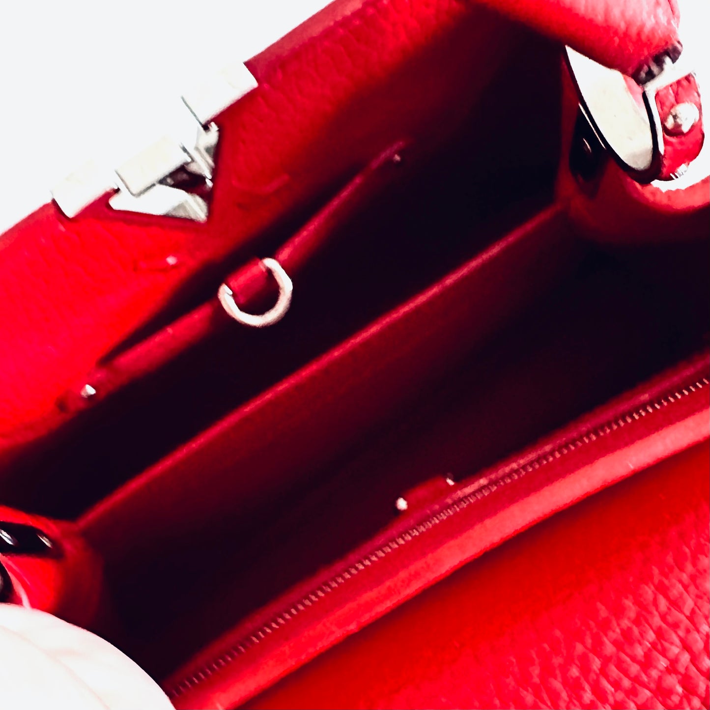 Louis Vuitton LV Capucines BB Scarlett Red Monogram Logo Taurillon Leather 2-Way Top Handle Flap Shoulder Sling Bag