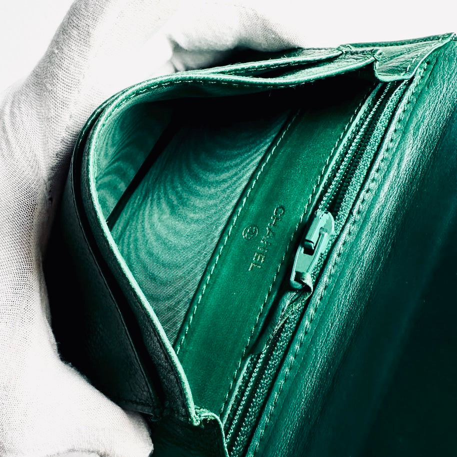 Chanel Jade Green GHW Caviar Giant CC Monogram Logo Vintage Flap Compact Wallet 4s