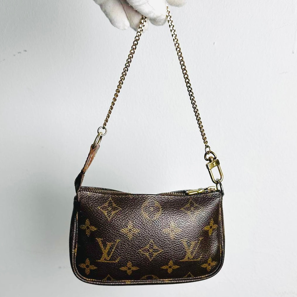 Louis Vuitton Monogram Logo GHW LV Mini Shoulder Hobo Pochette Accessoires Accessories Bag