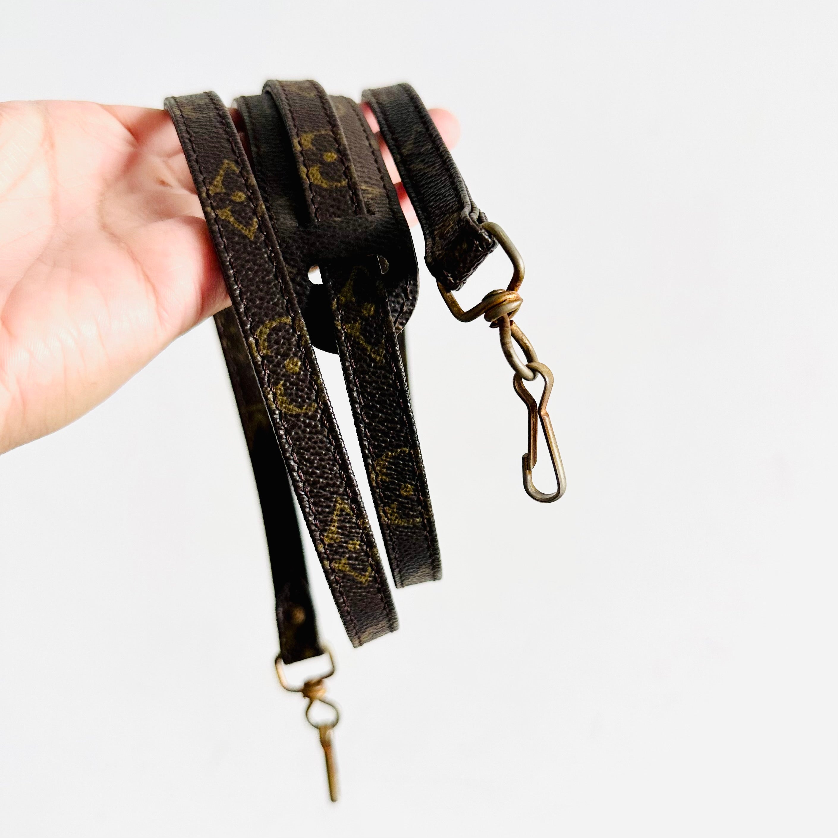 Louis Vuitton Bandouliere Strap Black GHW