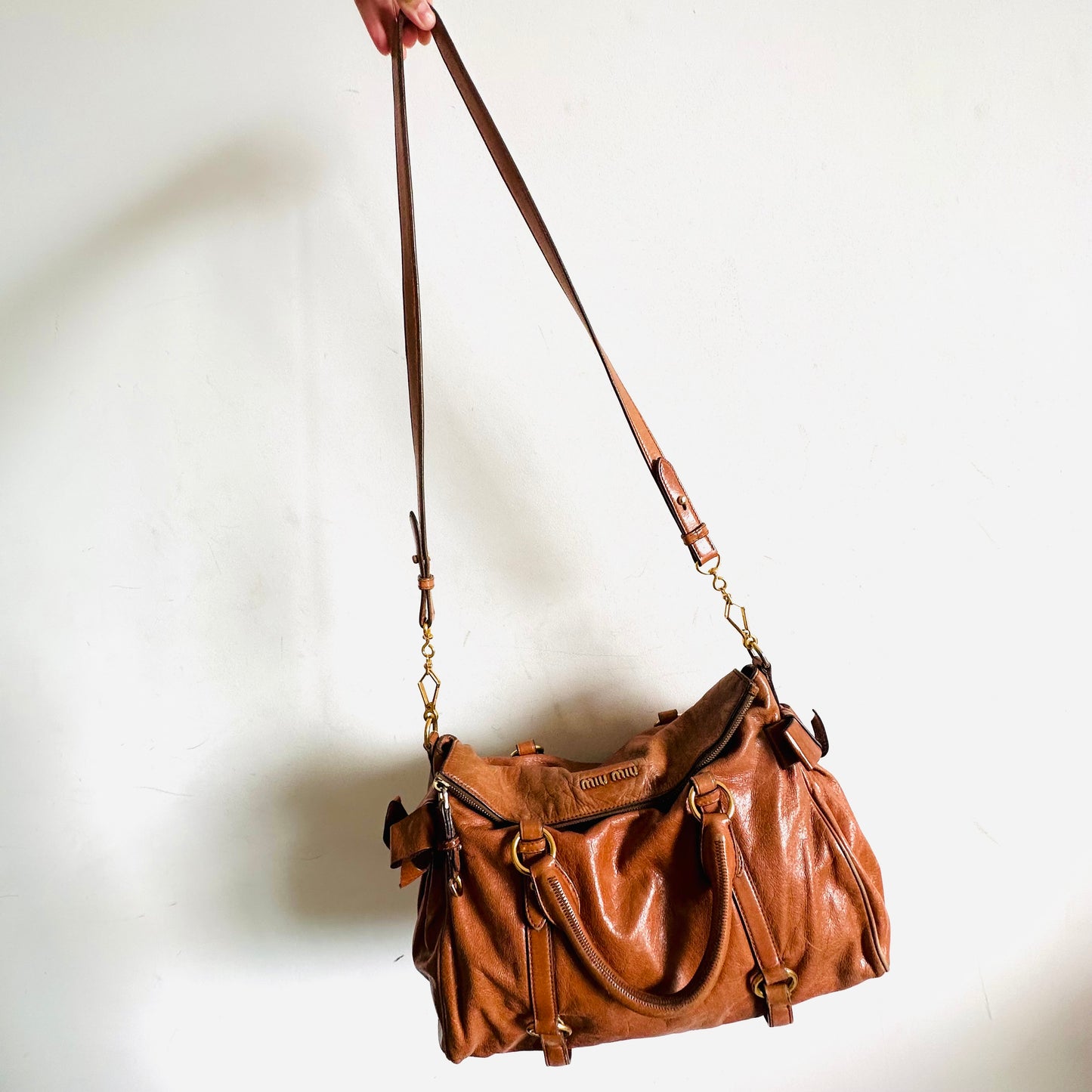 Miu Miu Caramel Brown GHW Vitello Lux Bauletto Classic Logo Shopper Shoulder Sling Tote Bag