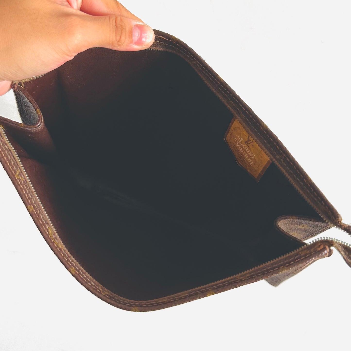 Louis Vuitton LV Monogram Logo GHW Toiletry 26 Pouch Vintage Clutch