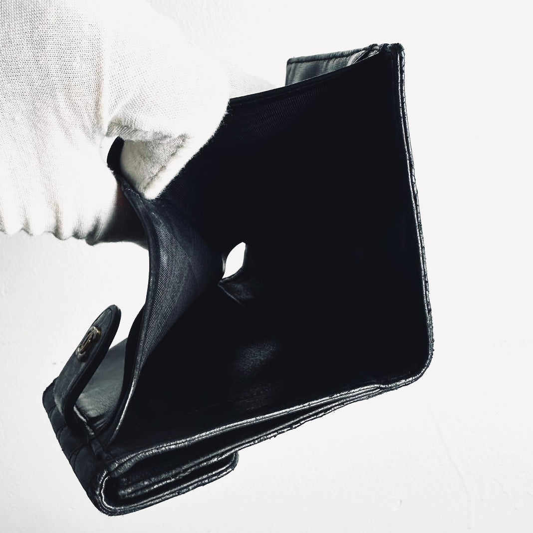 Chanel Black GHW CC Monogram Logo Double Side Face Quilted Lambskin Flap Compact Bifold Wallet 3s