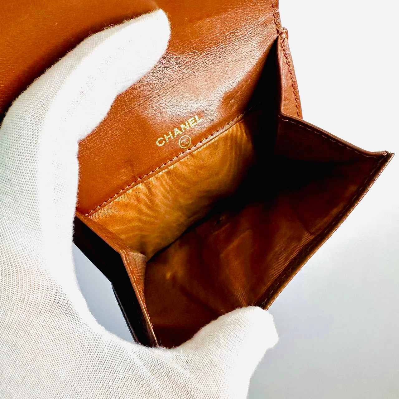 Chanel Caramel Brown GHW CC Logo Grained Leather Flap Compact Bifold Wallet 5s