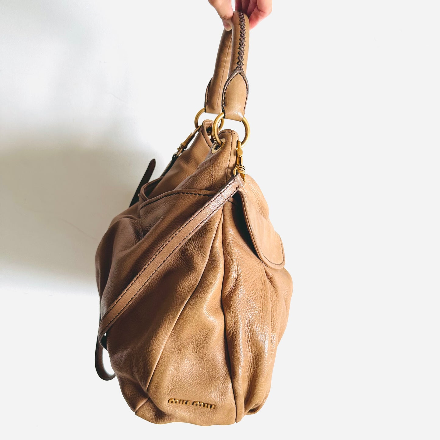 Miu Miu Beige GHW Leather Classic Logo 2-Way Hobo Shopper Shoulder Baguette Cervo Shine Sling Bag