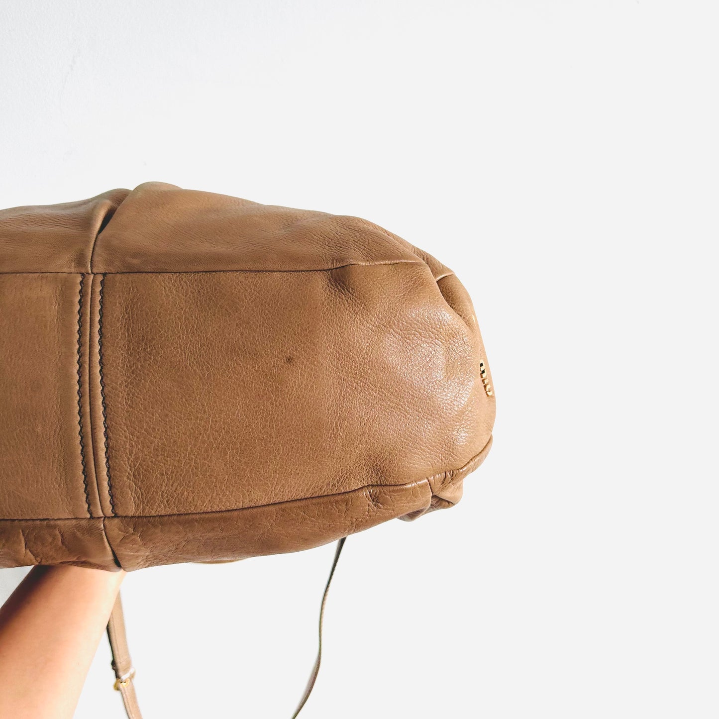 Miu Miu Beige GHW Leather Classic Logo 2-Way Hobo Shopper Shoulder Baguette Cervo Shine Sling Bag