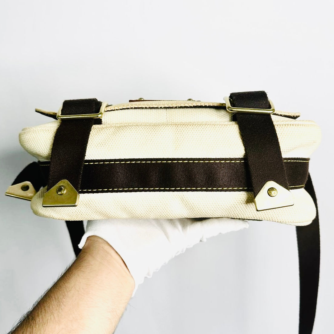 Louis Vuitton LV White GHW Besace Antigua Monogram Logo Messenger Shoulder Sling Flap Bag