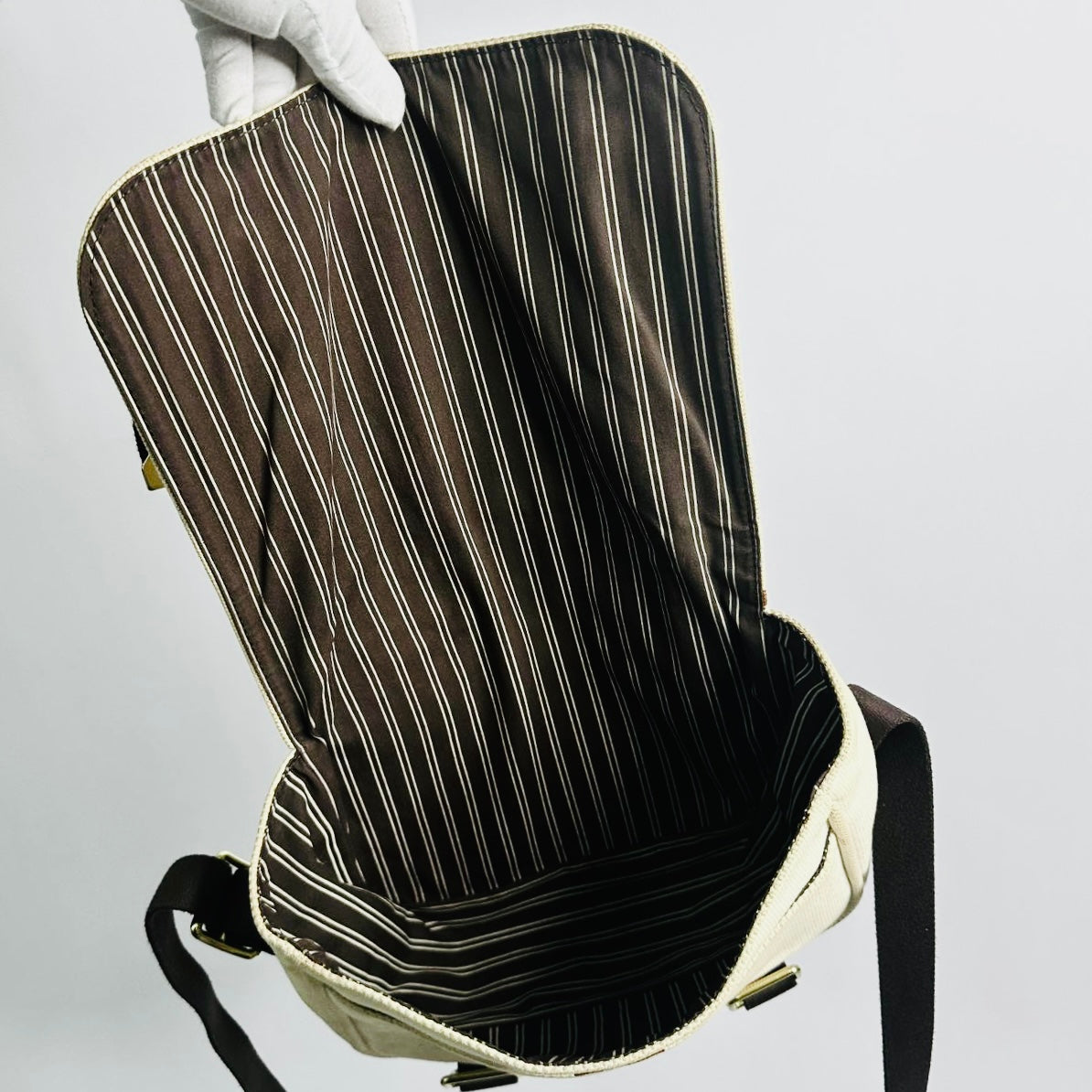 Louis Vuitton LV White GHW Besace Antigua Monogram Logo Messenger Shoulder Sling Flap Bag