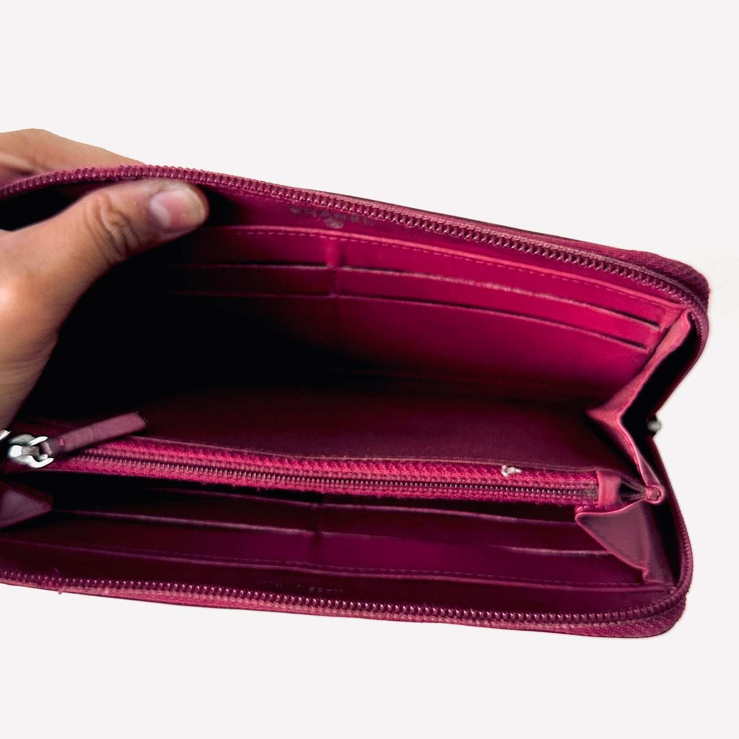 Chanel Maroon Burgundy Caviar Leather Giant CC Logo Zip Around Zippy Vintage Long Wallet