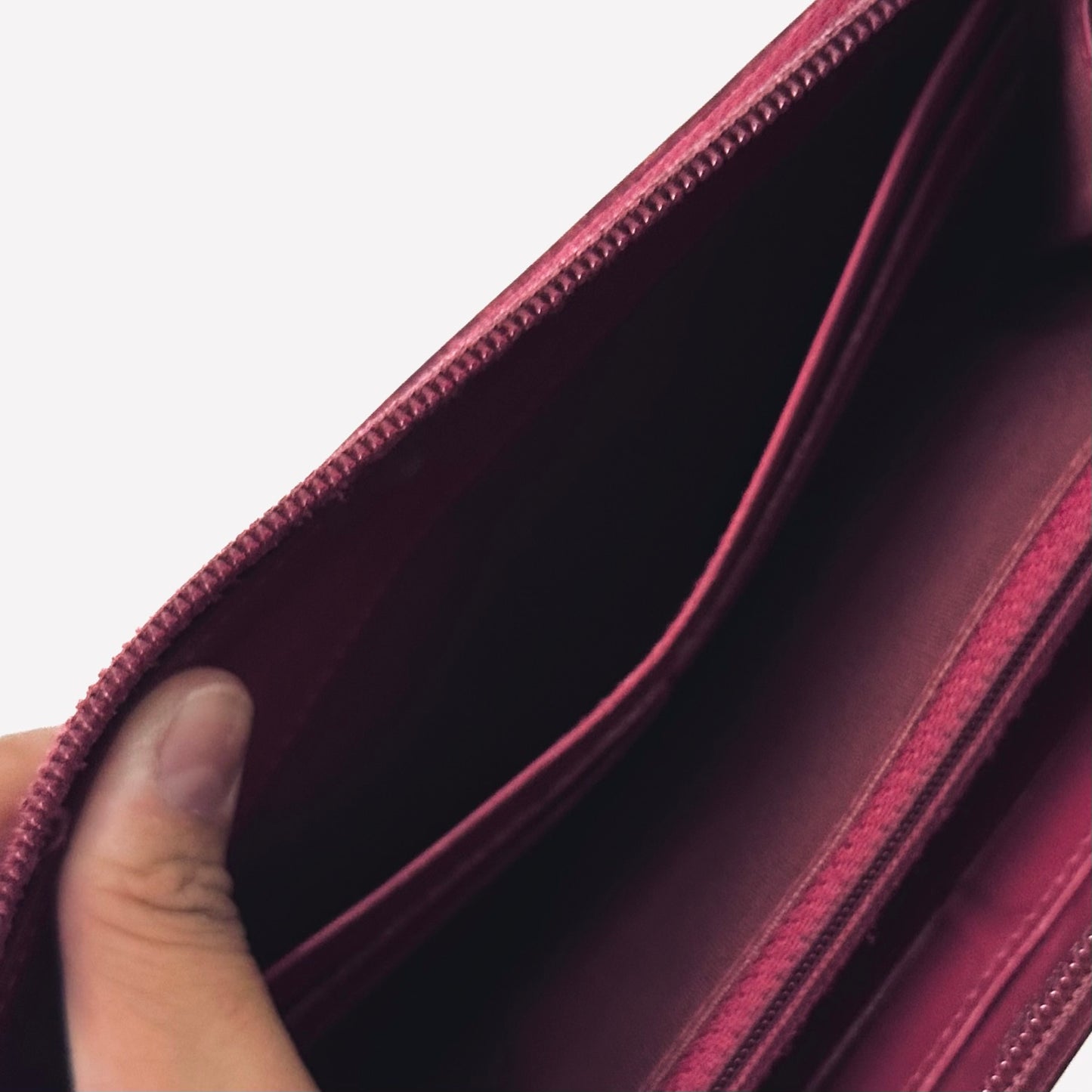 Chanel Maroon Burgundy Caviar Leather Giant CC Logo Zip Around Zippy Vintage Long Wallet