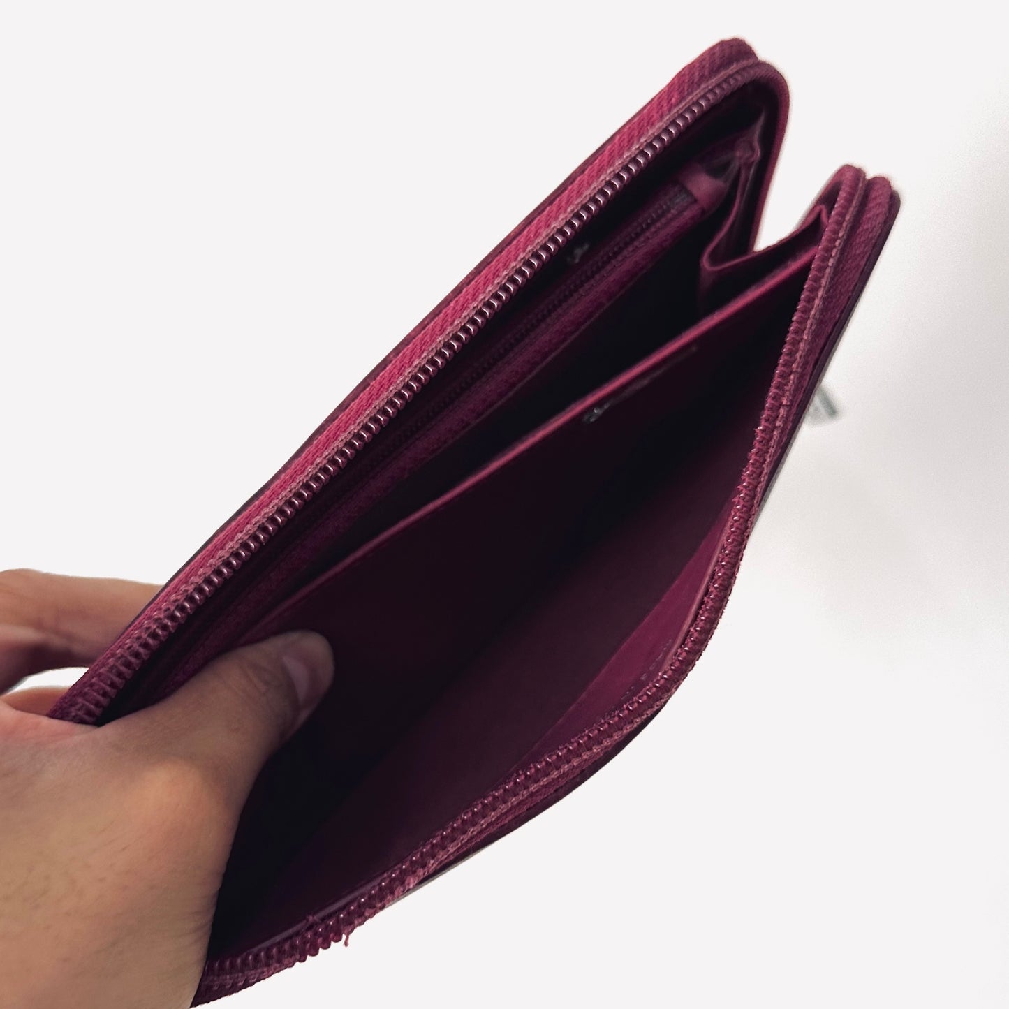 Chanel Maroon Burgundy Caviar Leather Giant CC Logo Zip Around Zippy Vintage Long Wallet