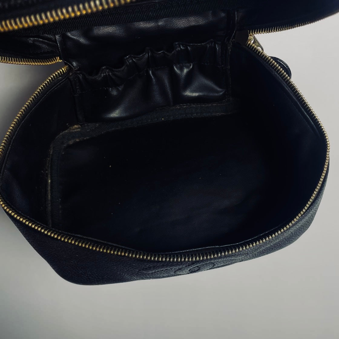 Chanel Black GHW Giant CC Logo Caviar Wide Horizontal Vanity Case Vintage Top Handle Bag