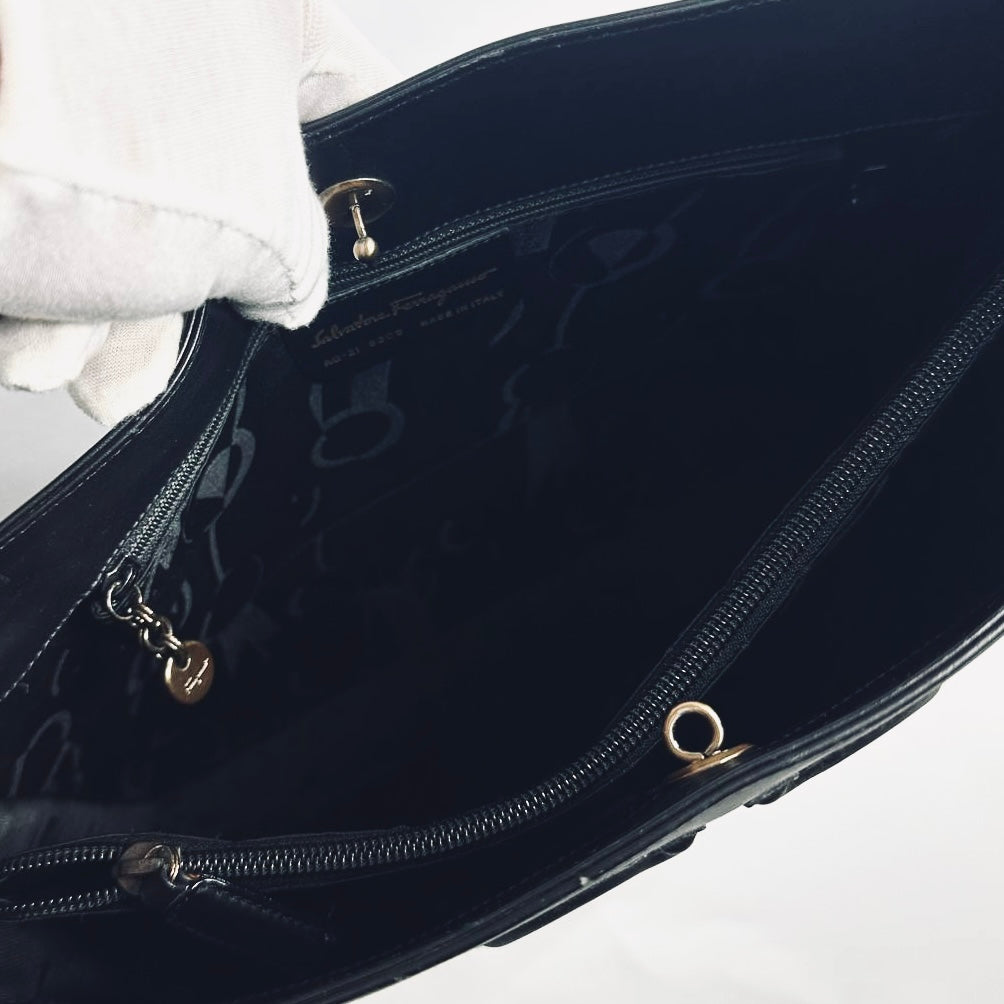 Salvatore Ferragamo Black GHW Gancini Smooth Leather Hobo Baguette Shoulder Bag
