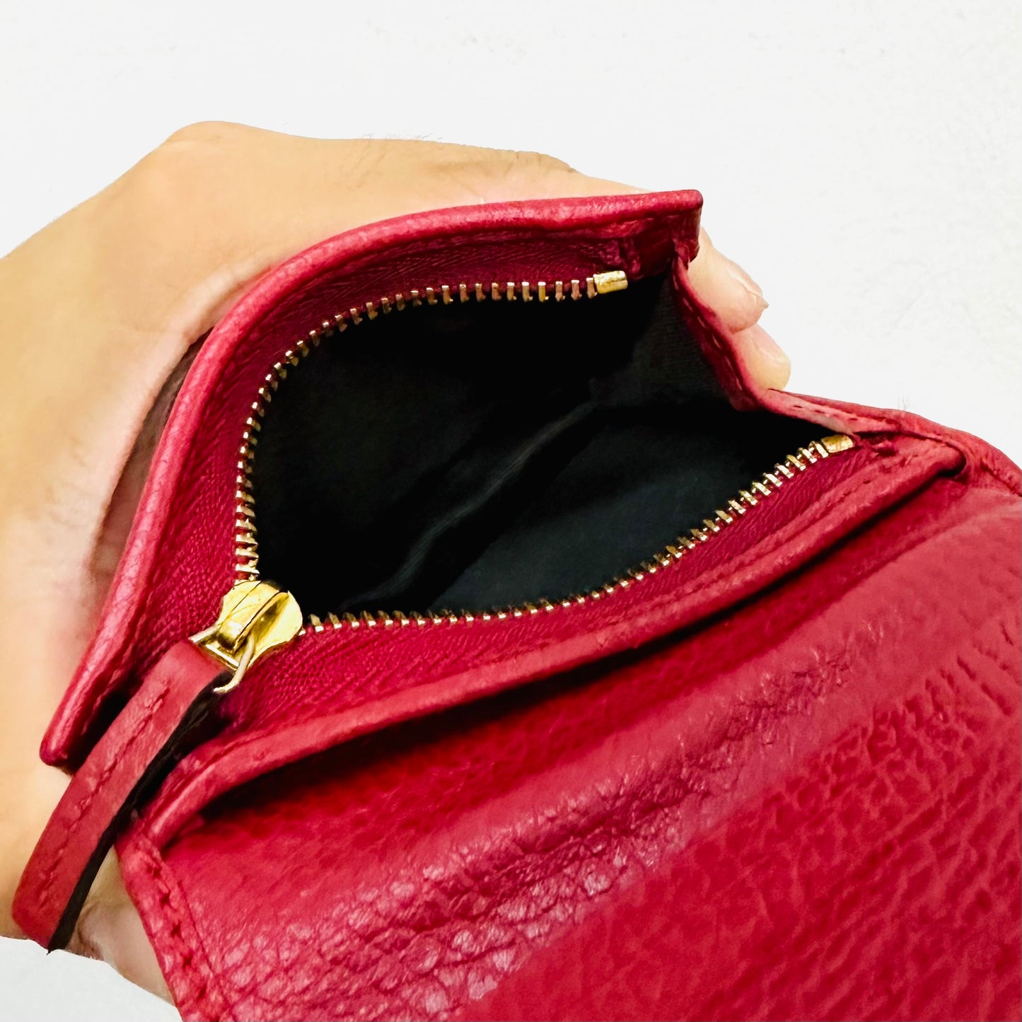 Gucci Red GHW Marmont Double GG Monogram Logo Textured Leather Flap Compact Bifold Wallet