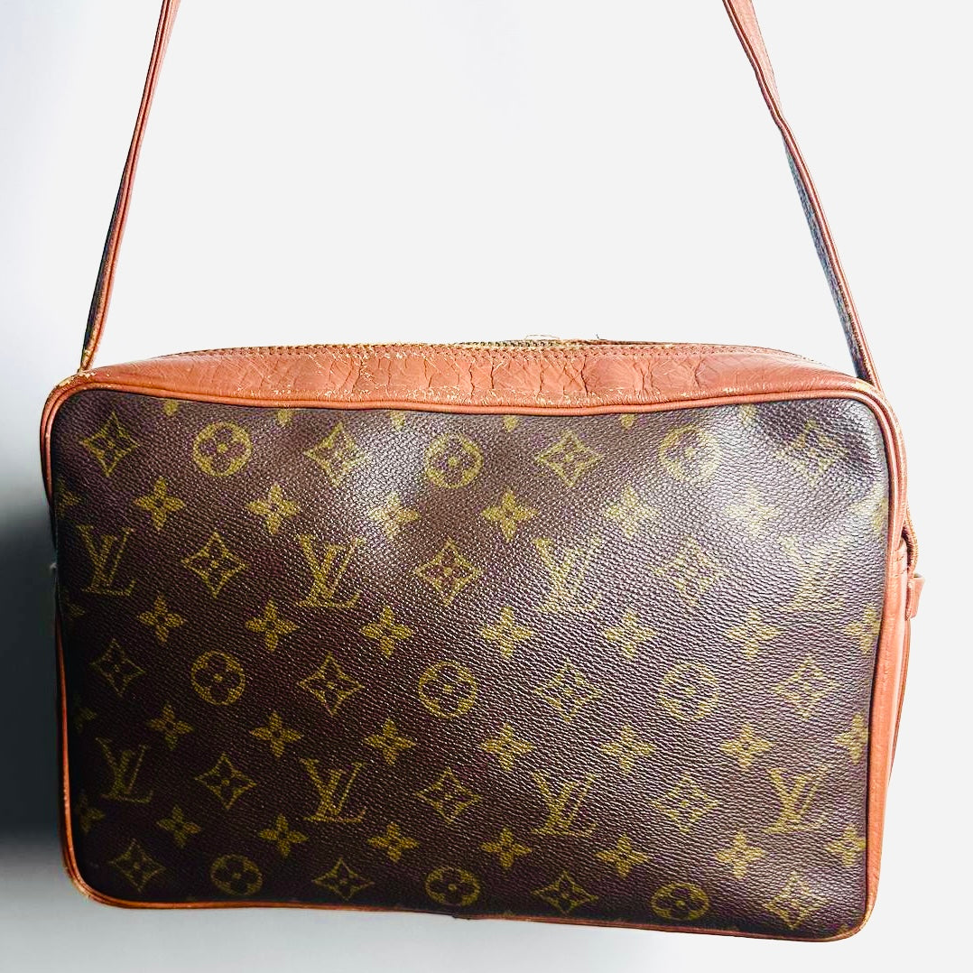 Louis Vuitton LV Sac Camera Monogram Logo GHW Bandouliere Vintage Shoulder Sling Bag