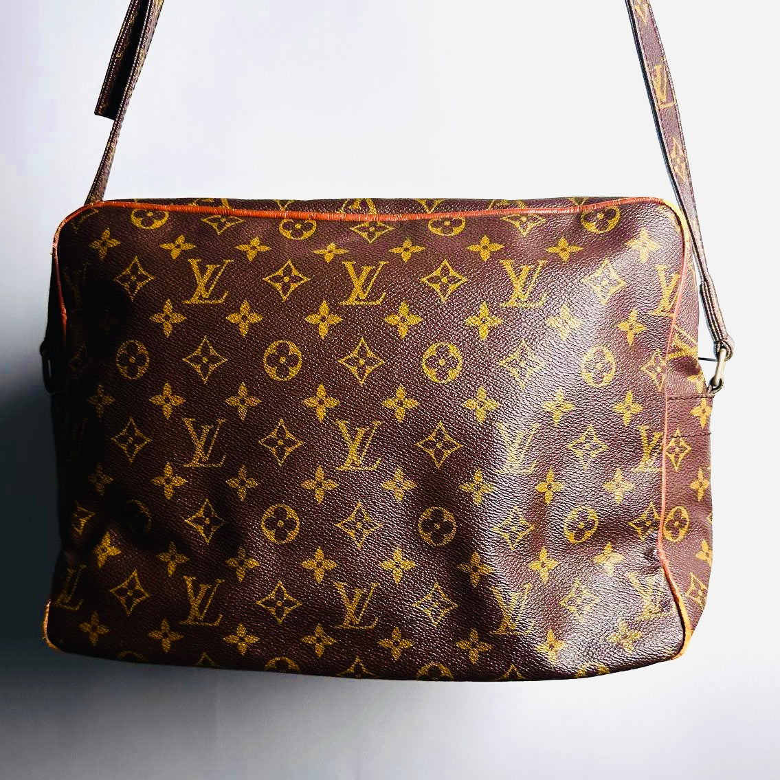 Louis Vuitton LV Reporter Nile Monogram Logo GHW Camera Messenger Shoulder Sling Bag
