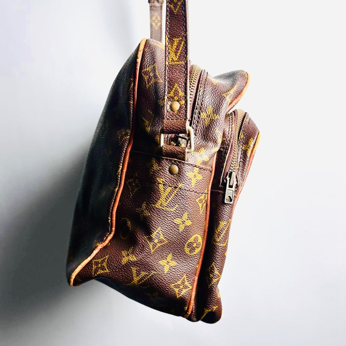 Louis Vuitton LV Reporter Nile Monogram Logo GHW Camera Messenger Shoulder Sling Bag
