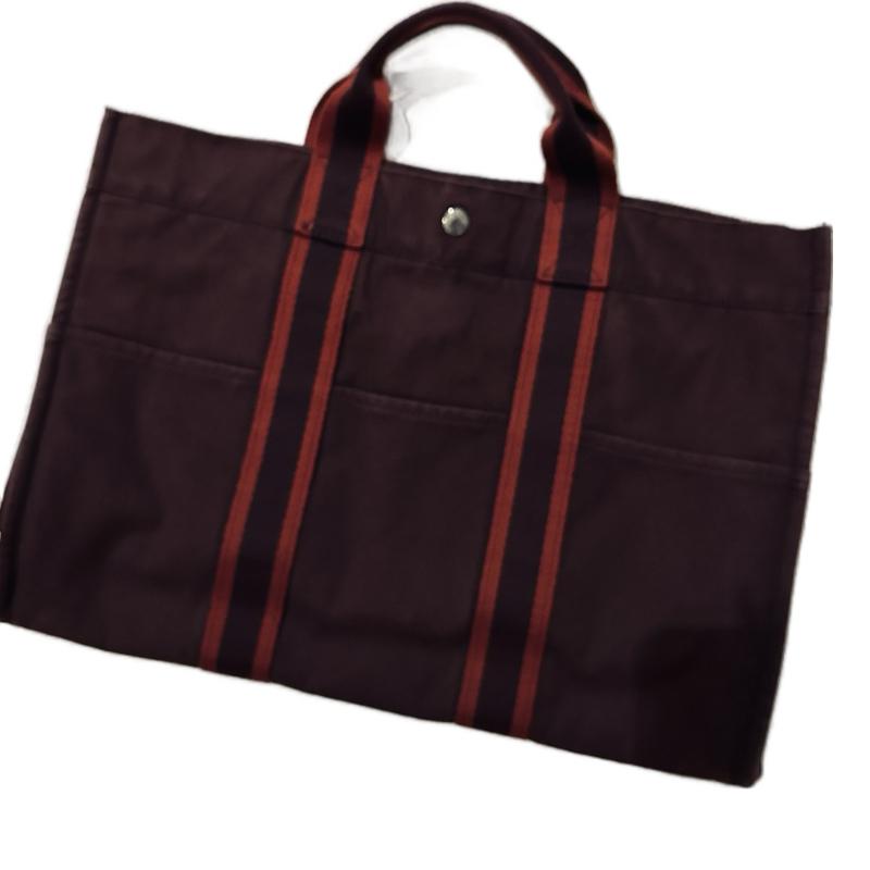 Hermes Fourre Tout MM Tote Bag (Maroon/Bordeaux)
