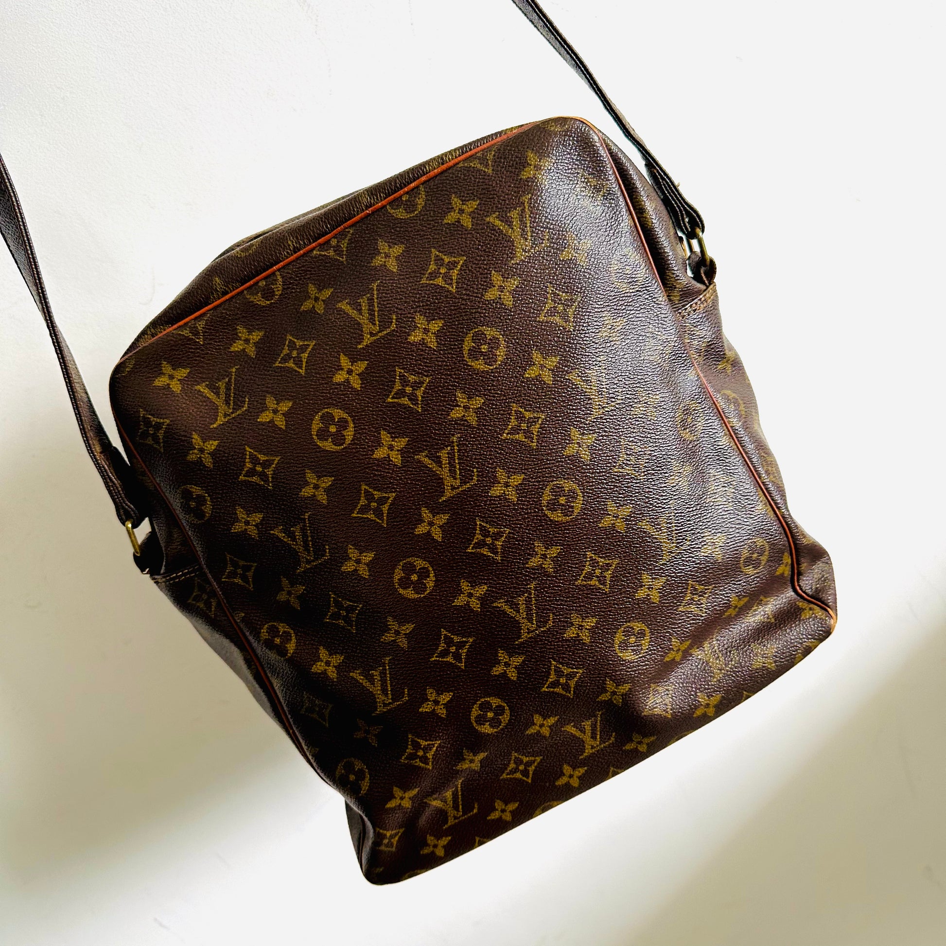 Shop Louis Vuitton MONOGRAM Monogram Unisex Canvas Leather Logo Camera Bag  (M82535) by nordsud