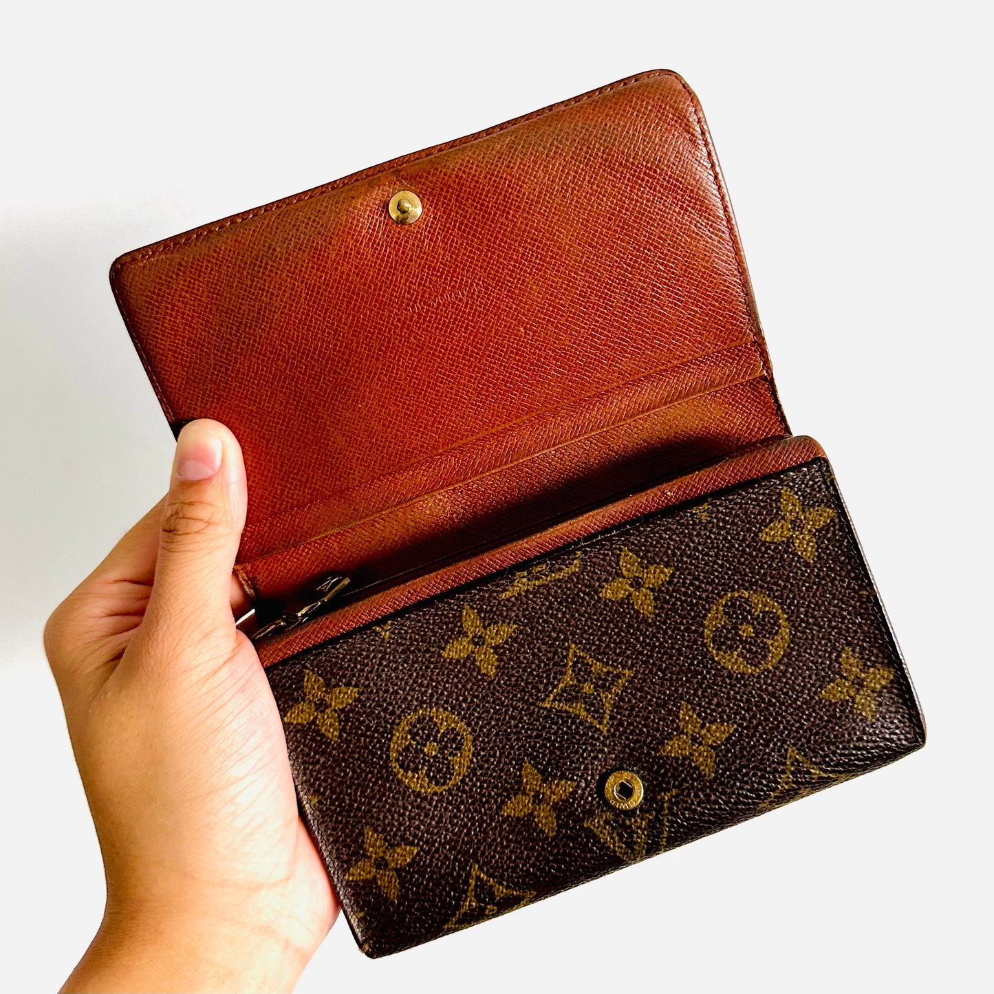 Louis Vuitton LV Monogram Logo GHW Elise Classic Flap Bifold Compact Wallet