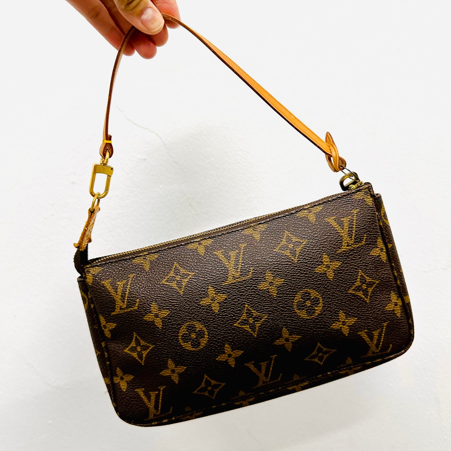 Louis Vuitton LV Monogram Logo GHW Shoulder Hobo Pochette Accessoires Accessories Bag