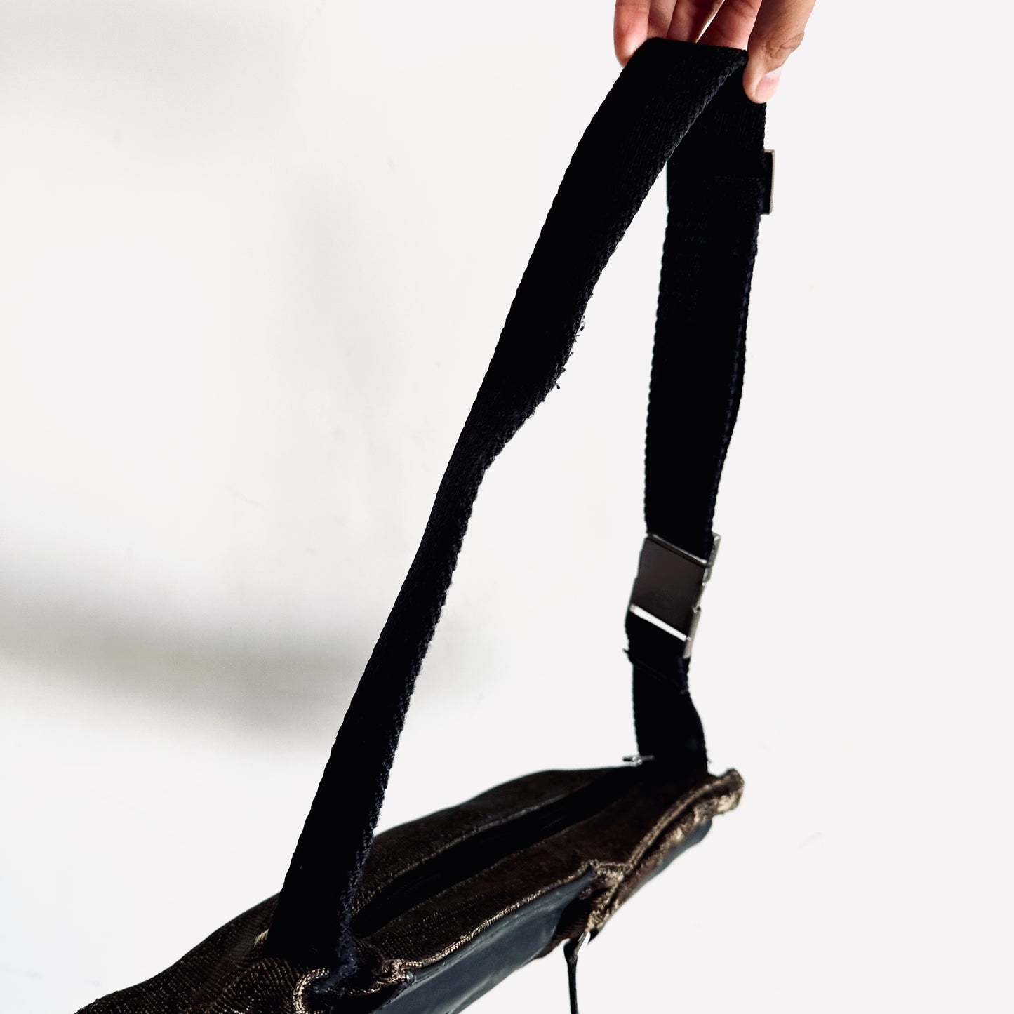 Gucci Black / Dark Brown Sherry GG Monogram Logo Belt Shoulder Sling Bag