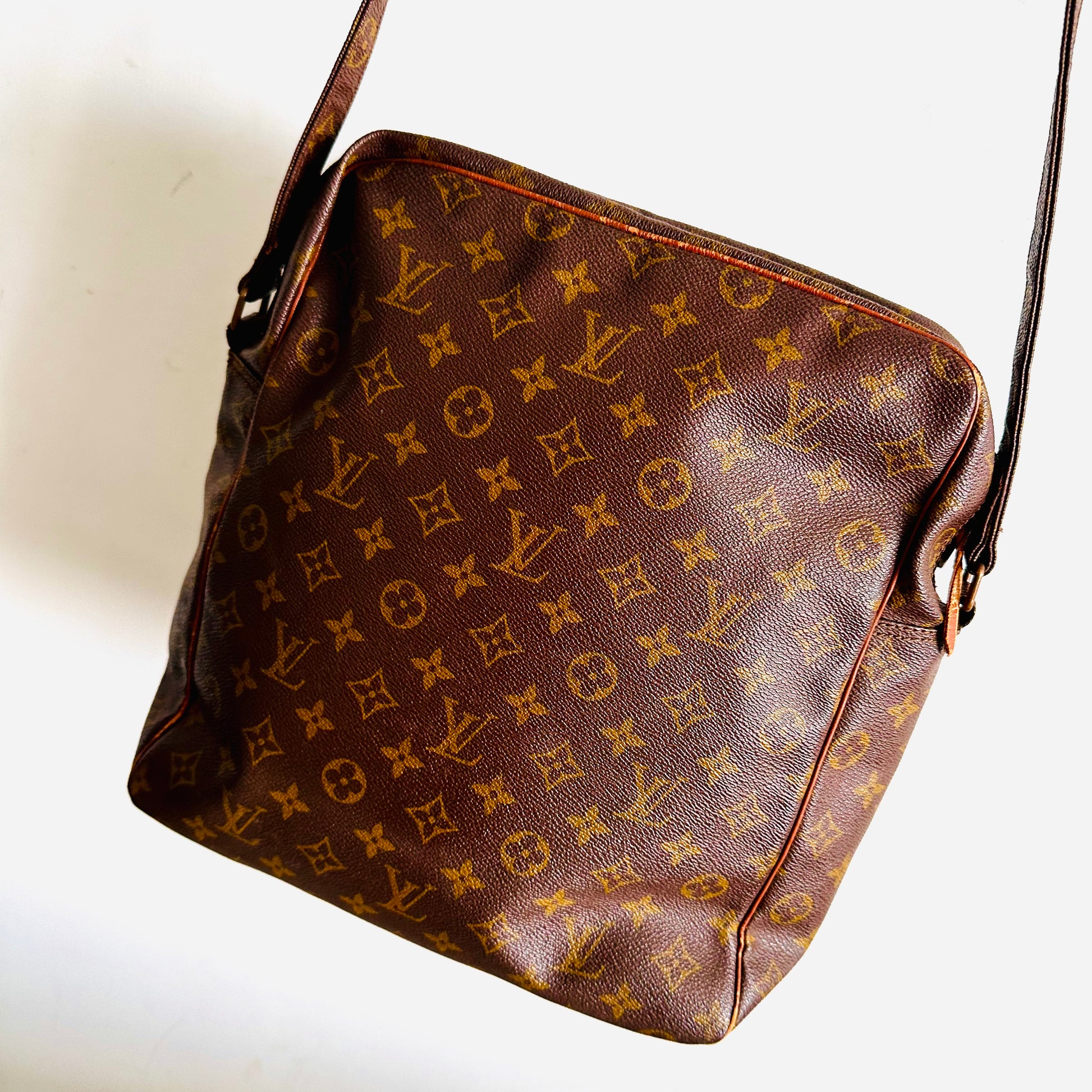 Mens Louis Vuitton Sling Bags 👑From Jeniffer Marie : r