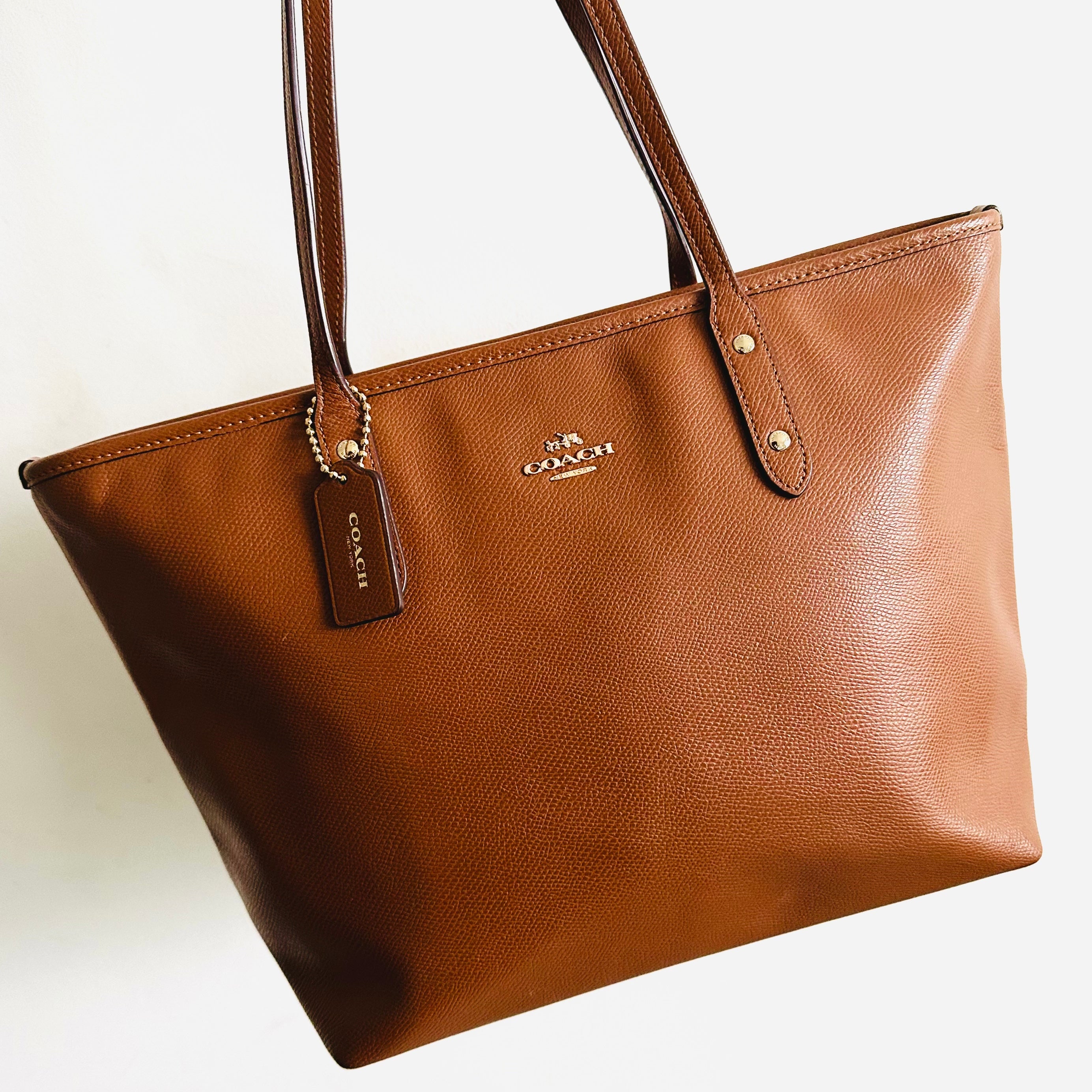 Coach crossgrain leather hot sale city zip tote