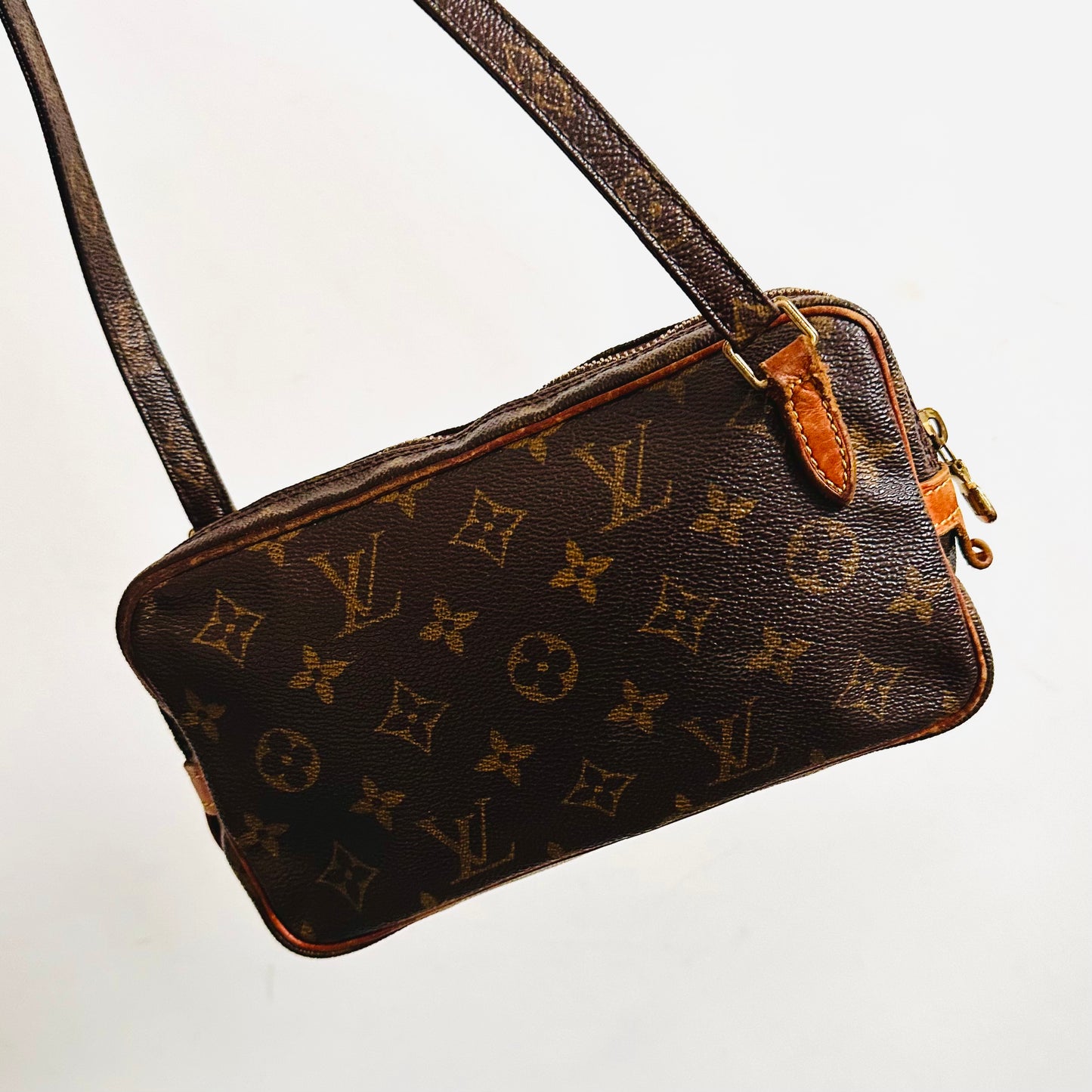 Louis Vuitton LV Marly Monogram Logo GHW Bandouliere Camera Vintage Shoulder Sling Bag
