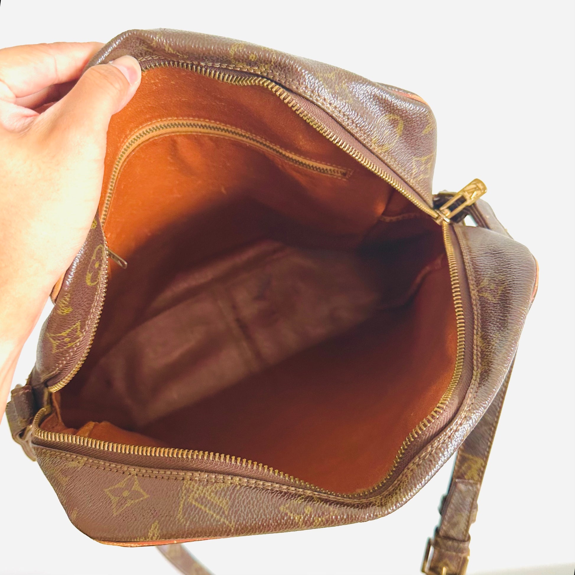 Louis Vuitton Camera Shoulder bag 375630