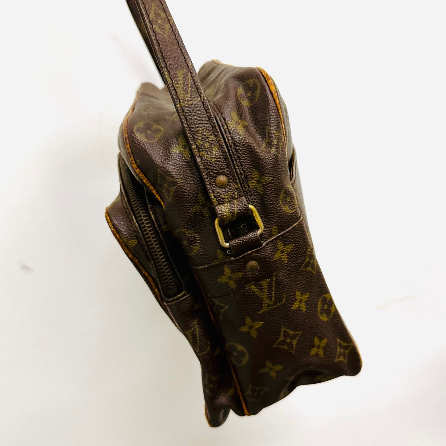 Louis Vuitton LV Reporter Nile Monogram Logo GHW Camera Messenger Shoulder Sling Bag