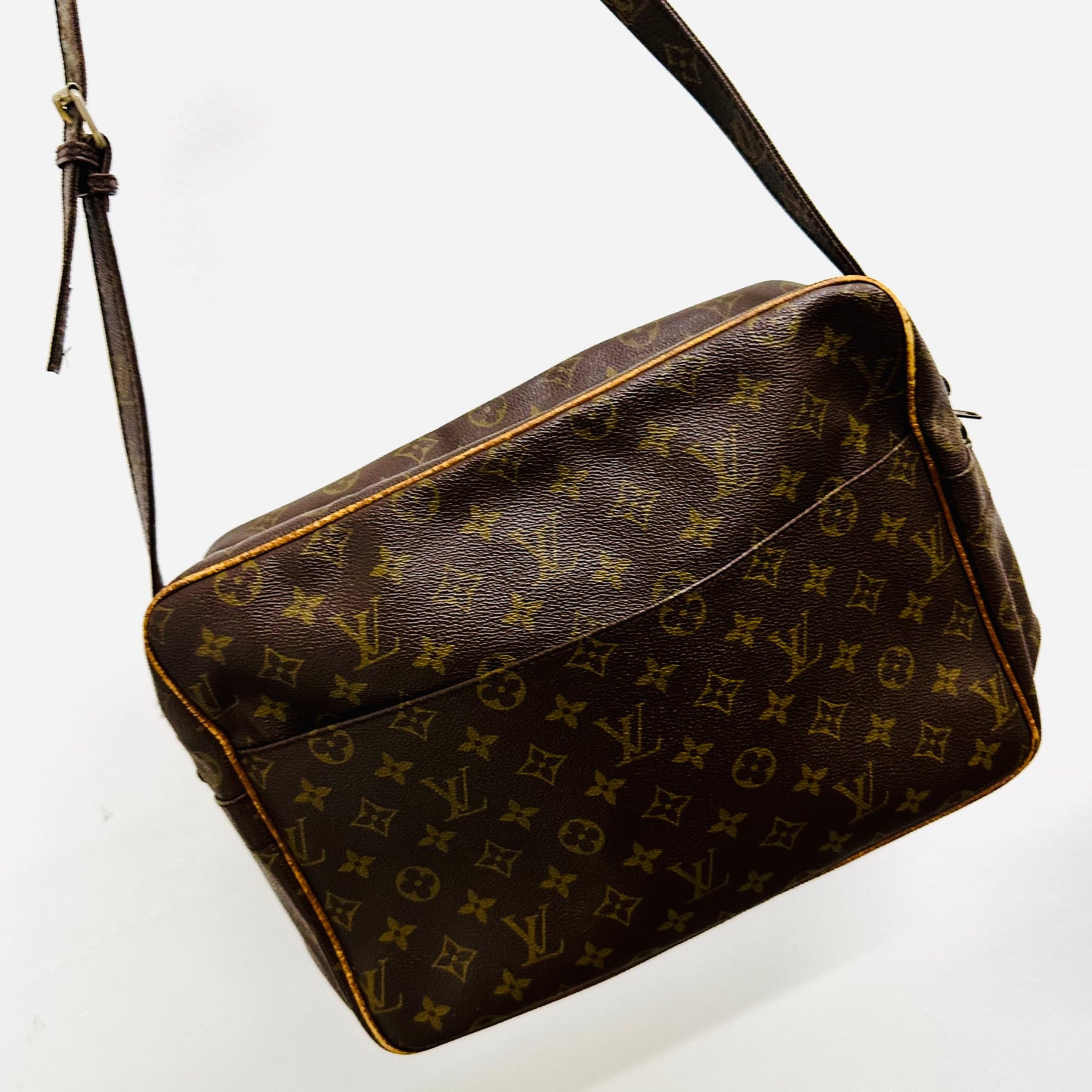 Louis Vuitton LV Reporter Nile Monogram Logo GHW Camera Messenger Shoulder Sling Bag