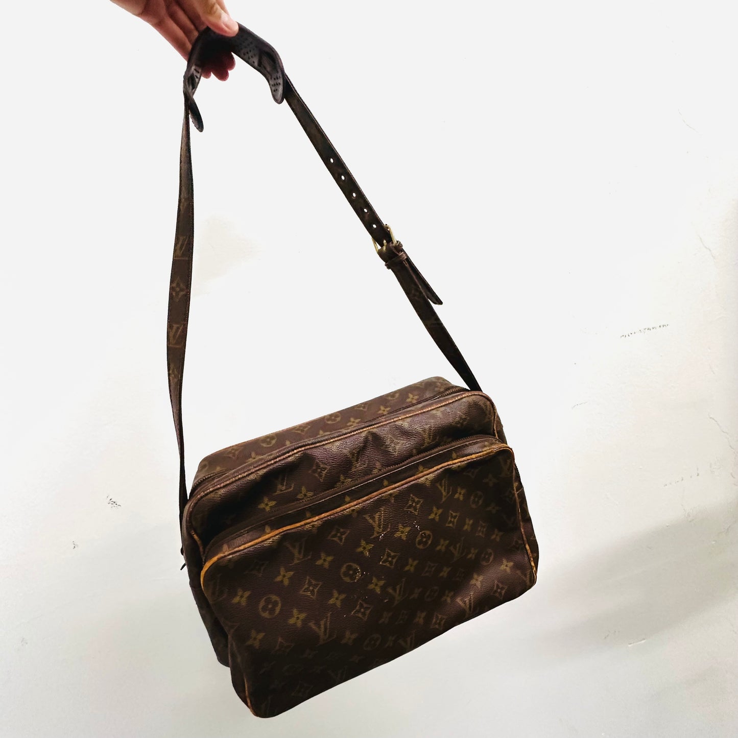 Louis Vuitton LV Reporter Nile Monogram Logo GHW Camera Messenger Shoulder Sling Bag