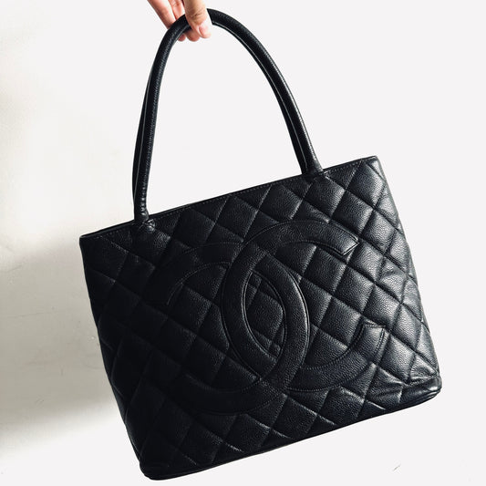 Chanel Black Giant CC Monogram Logo Quilted Caviar Shoulder Shopper Tote Bag 5s