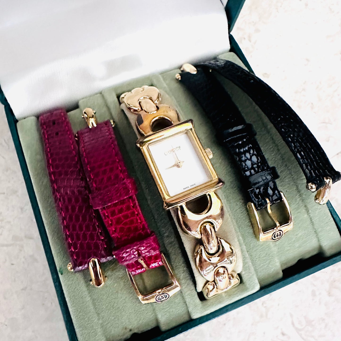 Gucci White Dial Gold Stainless Steel 17MM Changeable Straps Quartz Watch