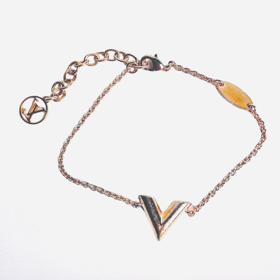 Louis Vuitton LV Essential V Monogram Logo Rose Gold Chain Bracelet