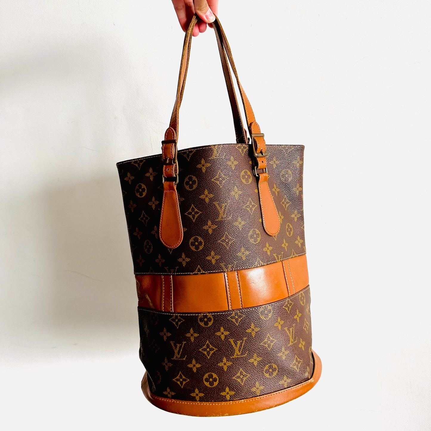Louis Vuitton LV French Company Bucket Monogram Logo GHW Vintage Shoulder Tote Bag